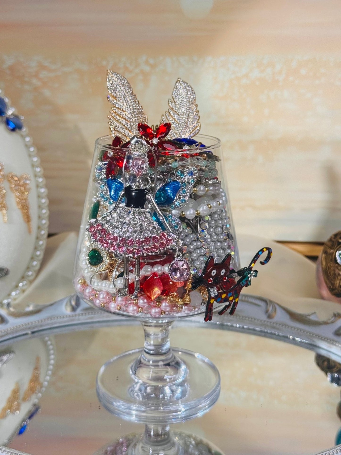 Party Queen themed | Mystery Jewelry Jar 259013