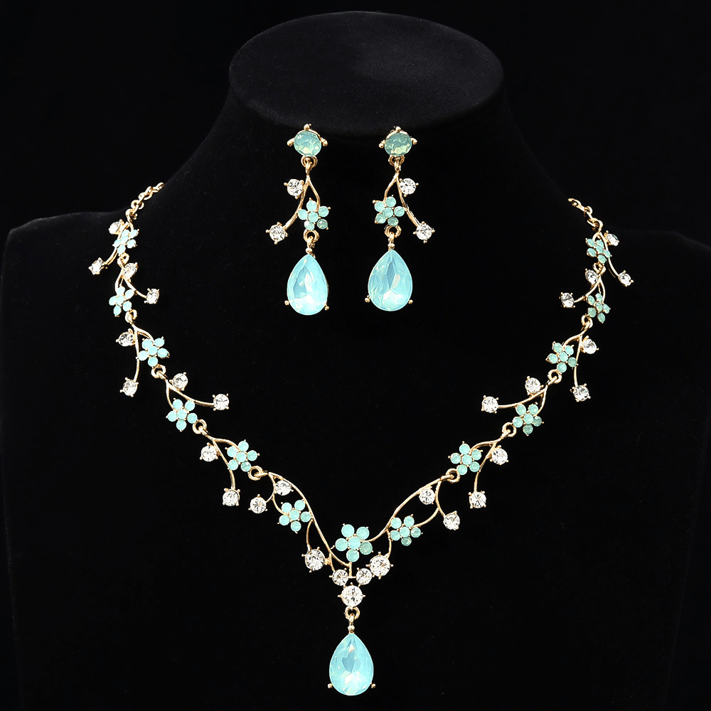 Dreamy Handmade Necklace / Necklace Set | Comes with a Free Jewelry Gift Box