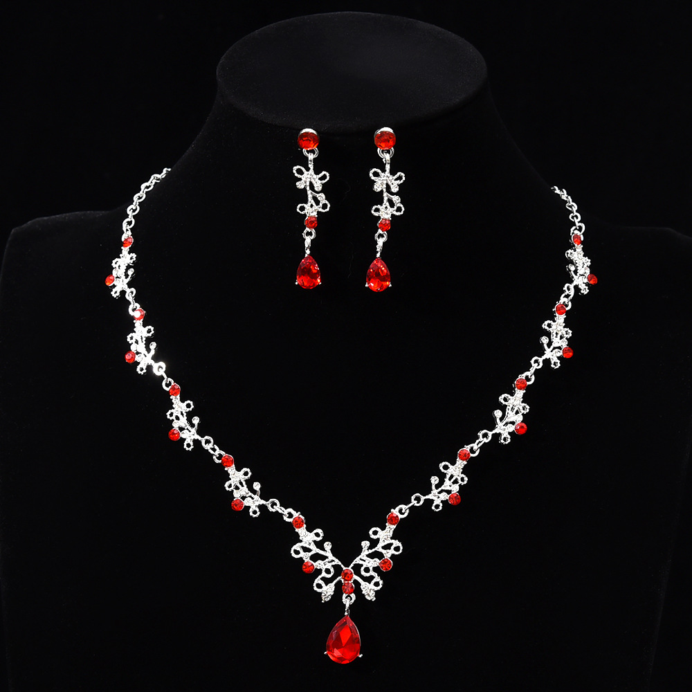 Dreamy Handmade Necklace / Necklace Set | Comes with a Free Jewelry Gift Box