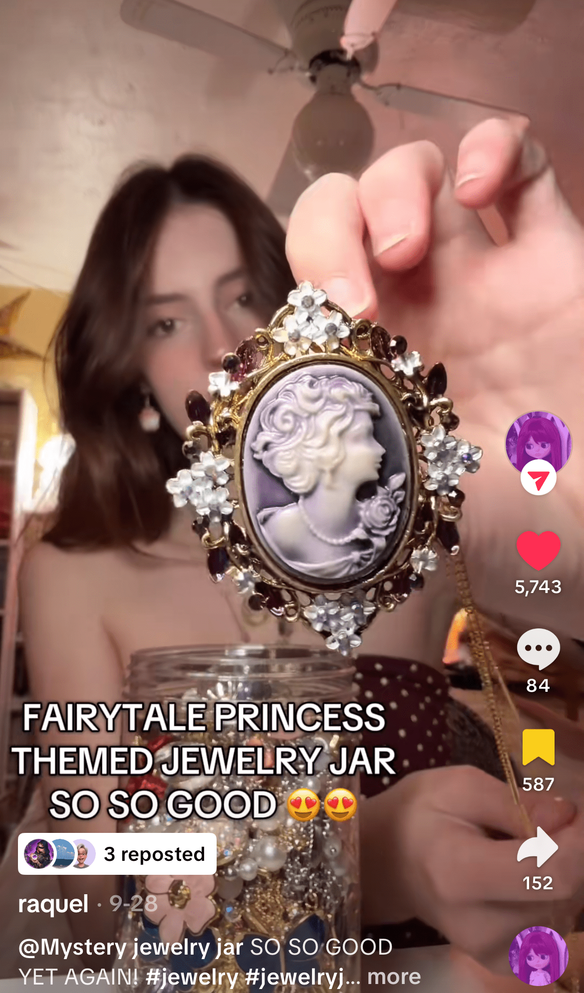 Bocal de bijoux mystère | Thème Reine de la fête 25919