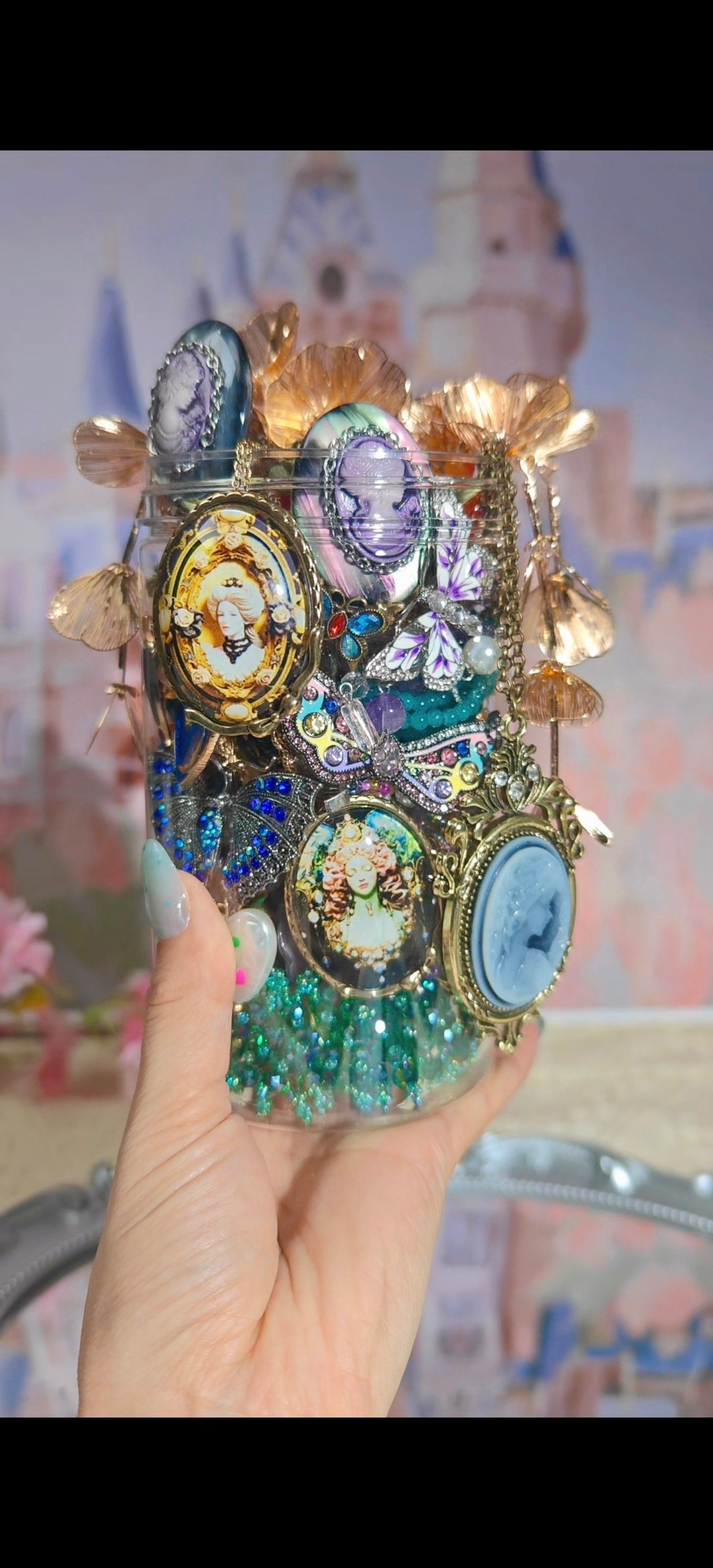 Vintage themed | Mystery Jewelry Jar051306(45pc)