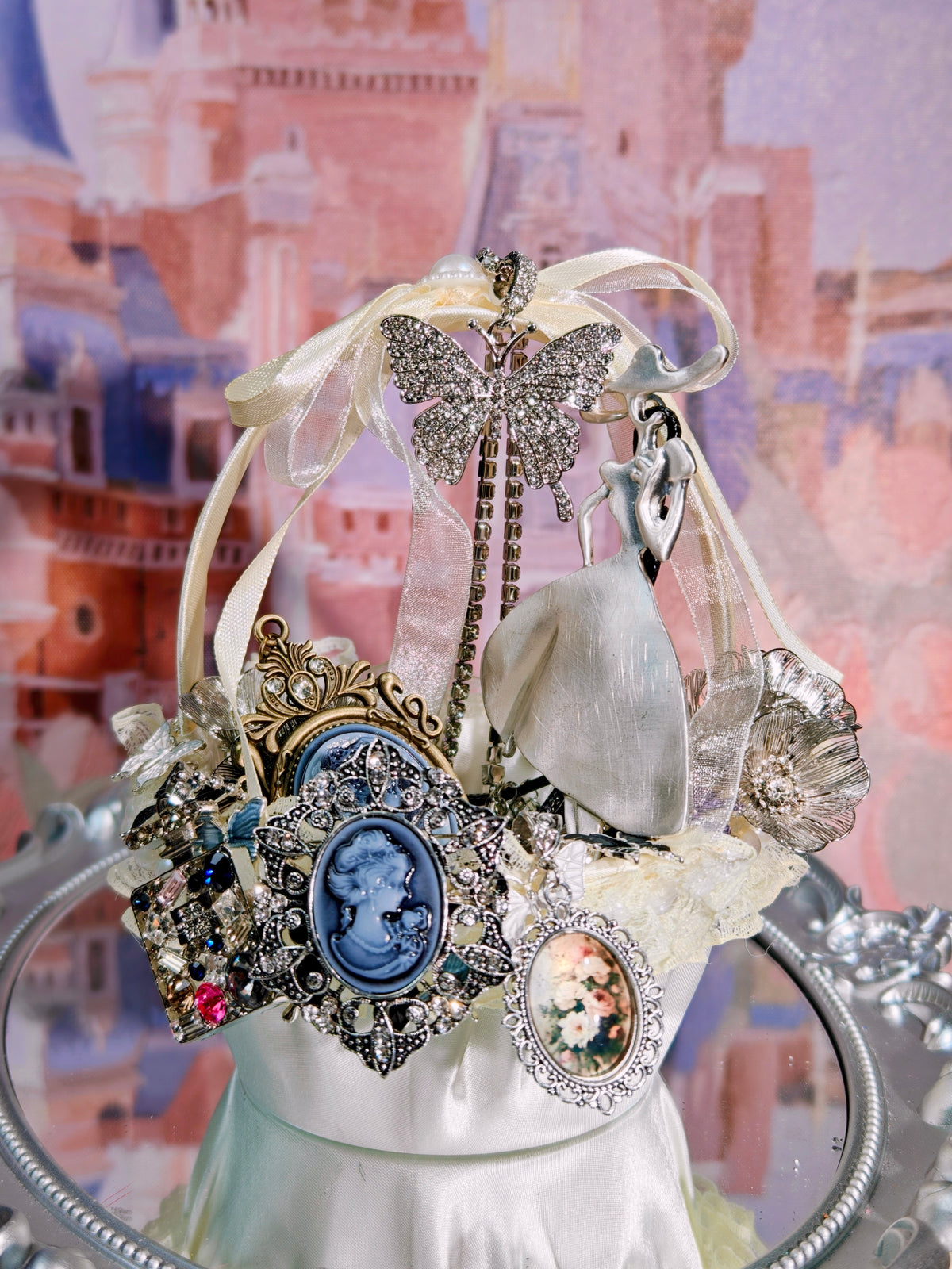 The Silver Cameo Heiress Vault | Mystery Jewelry Jar 69243(25 pcs)