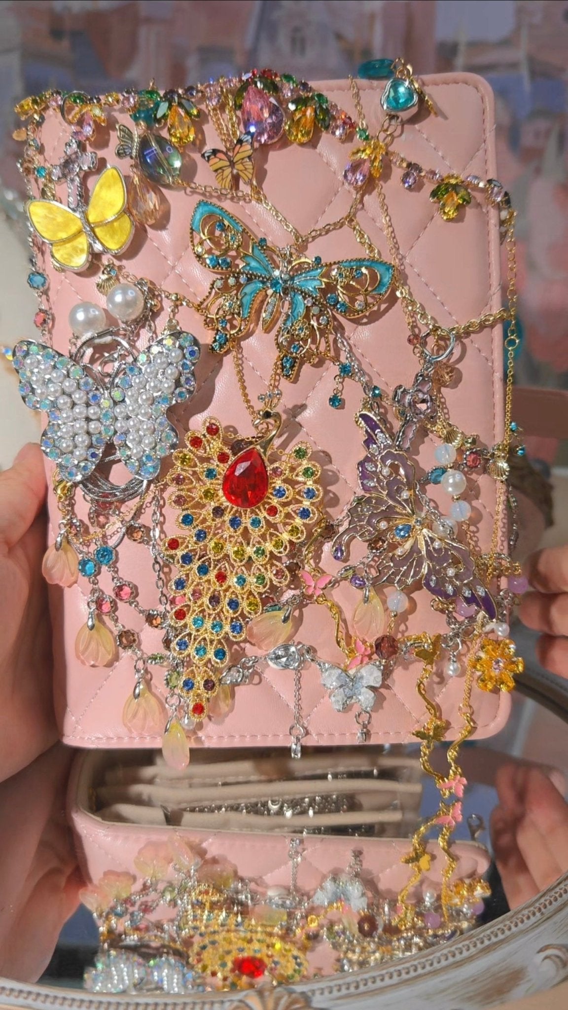 Pot à bijoux mystère sur le thème du Jardin des papillons (moyen) 2582212