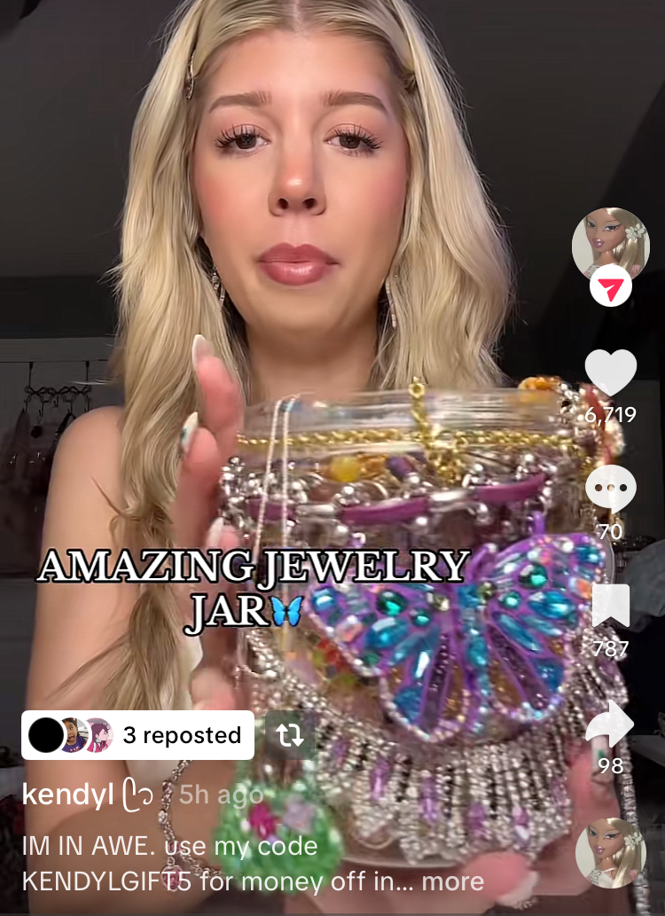 Bocal de bijoux mystère | Thème Reine de la fête 25919