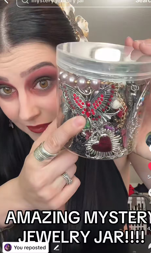 （Patricia Braham Similar Style) | Mystery Jewelry Jar 60315