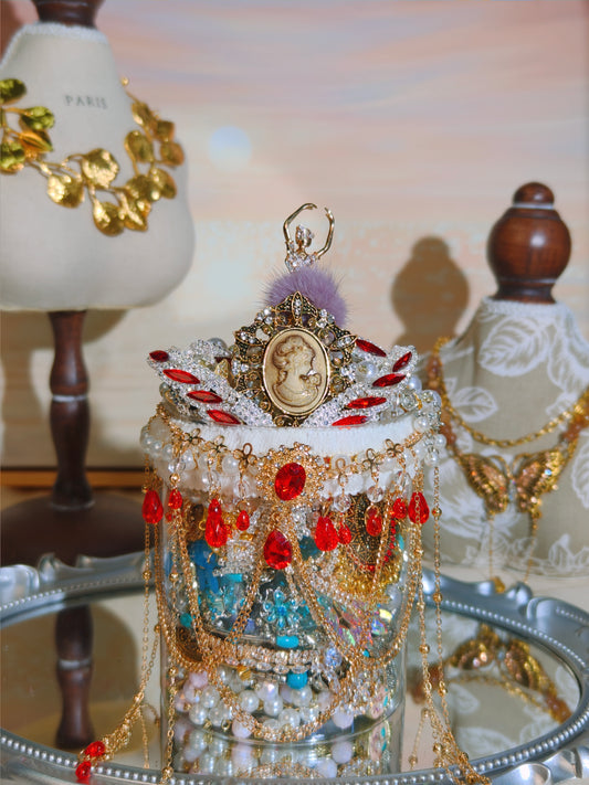 Party Queen themed | Mystery Jewelry Jar 2591334