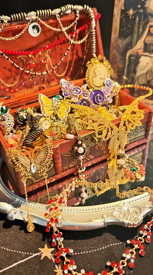 Medieval Casket themed | Mystery Jewelry Jar 2591369