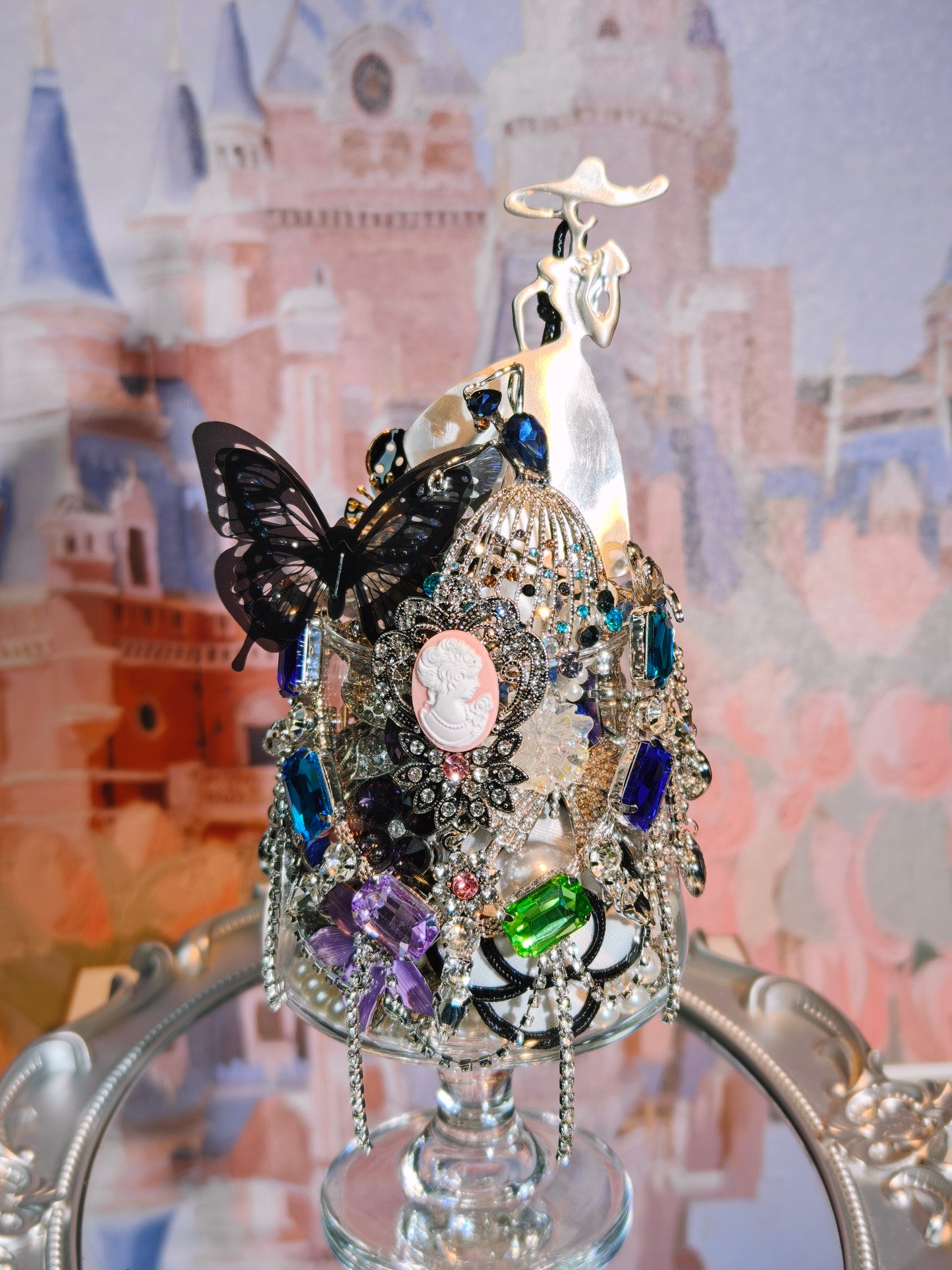 White Lady & Black Wings| Mystery Jewelry Jar 268259