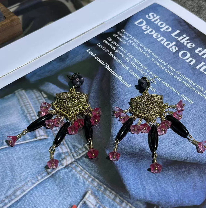 New Vintage-Inspired Three-Layer Glass Bead Floral Necklace – Elegant Statement Jewelry for Women