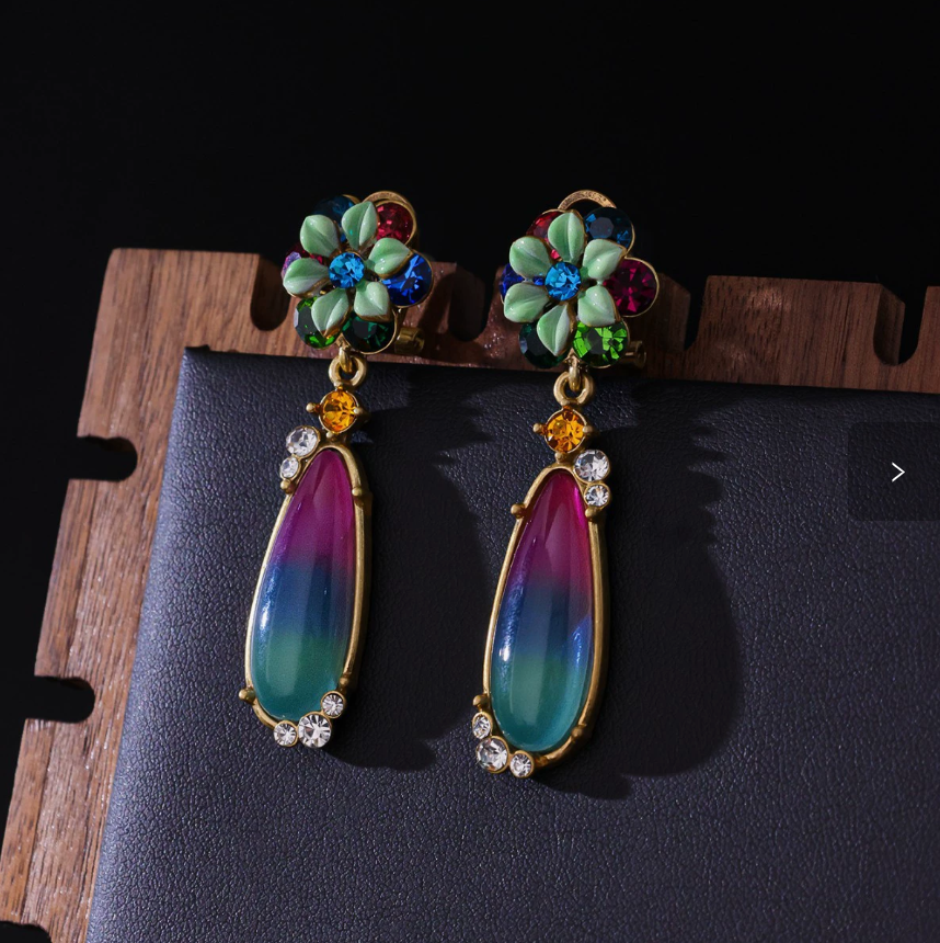 Vintage Court-Style Floral Necklace Set – Light Luxury Enamel Painted Jewelry